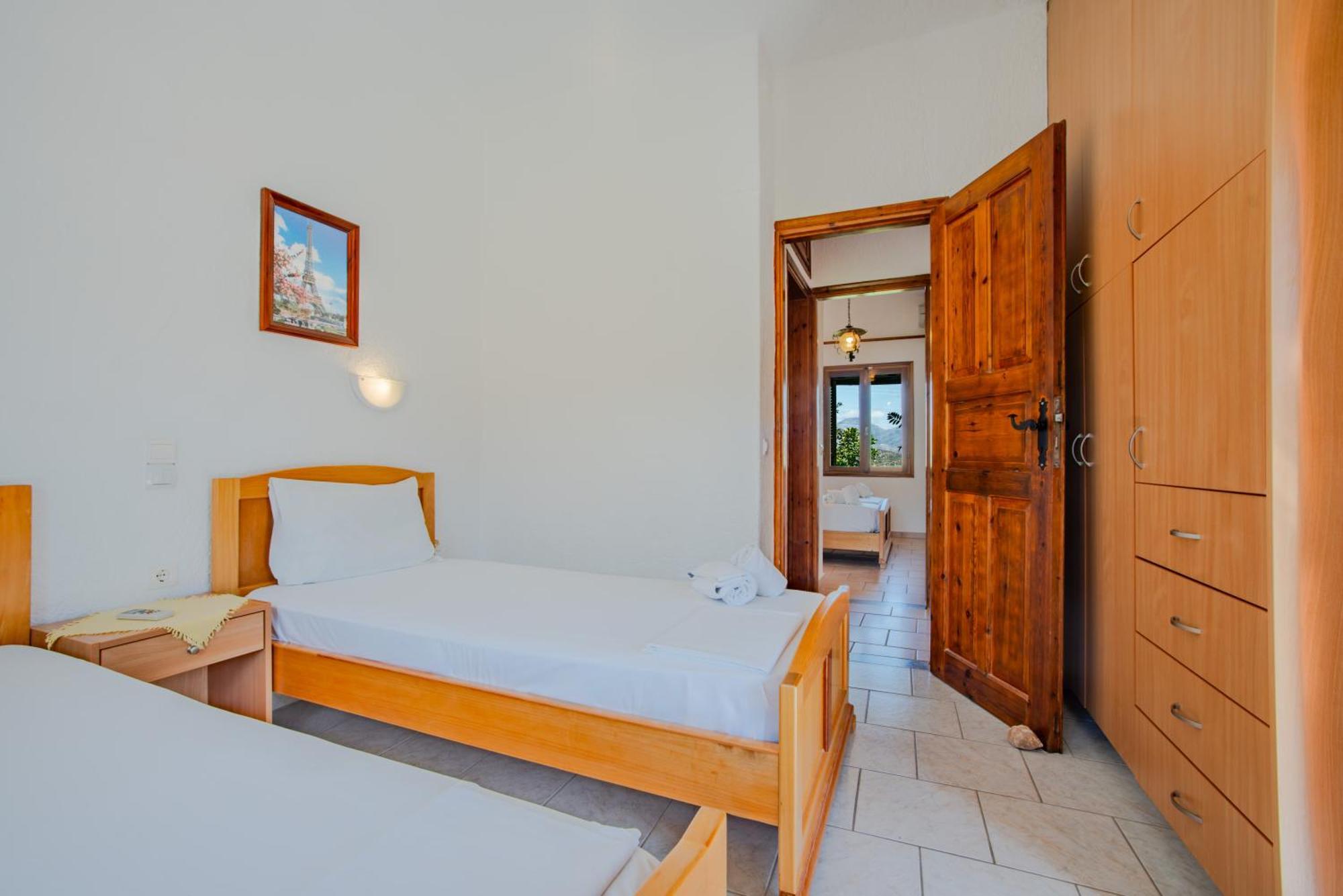 Athina Villas Istron Esterno foto