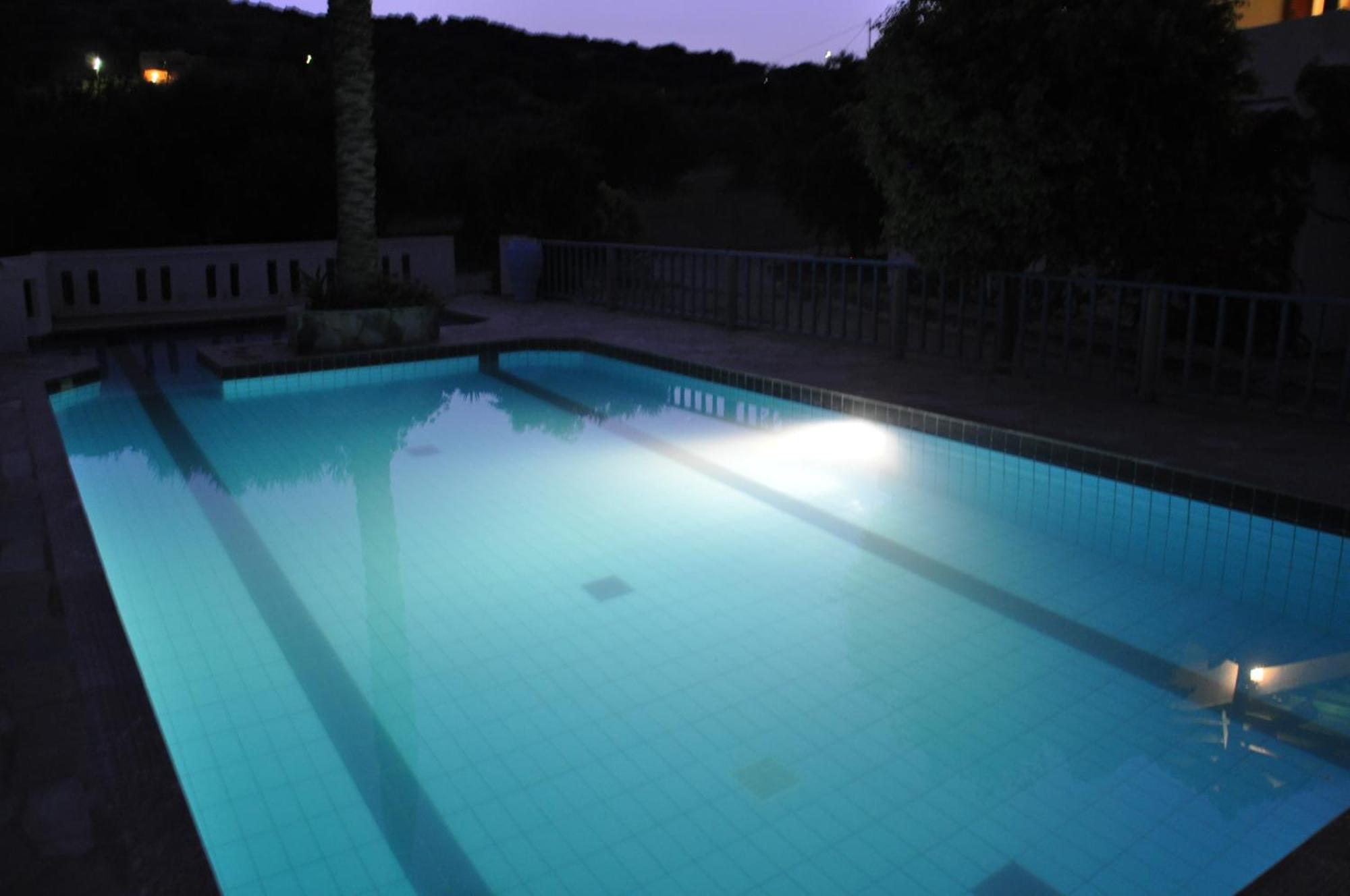 Athina Villas Istron Esterno foto